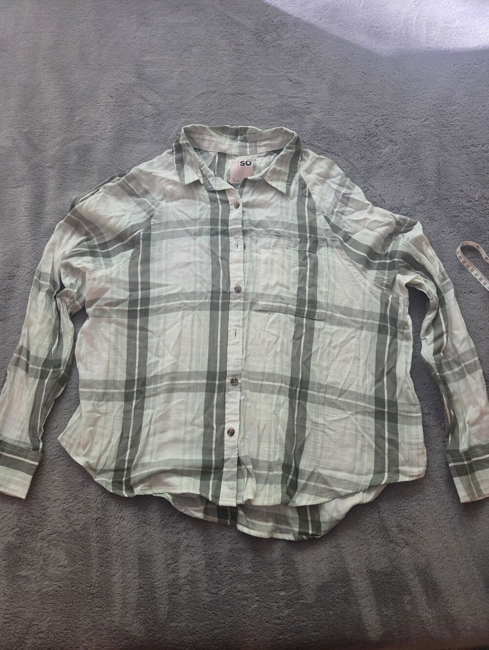 🔷️ SO Mint Green and Gray Striped Button-Up Shirt Size M NWT
